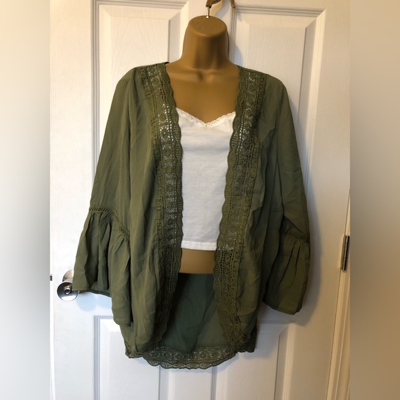 Lot 3 Cardigans & 1 Crop Top - Picture 6 of 16